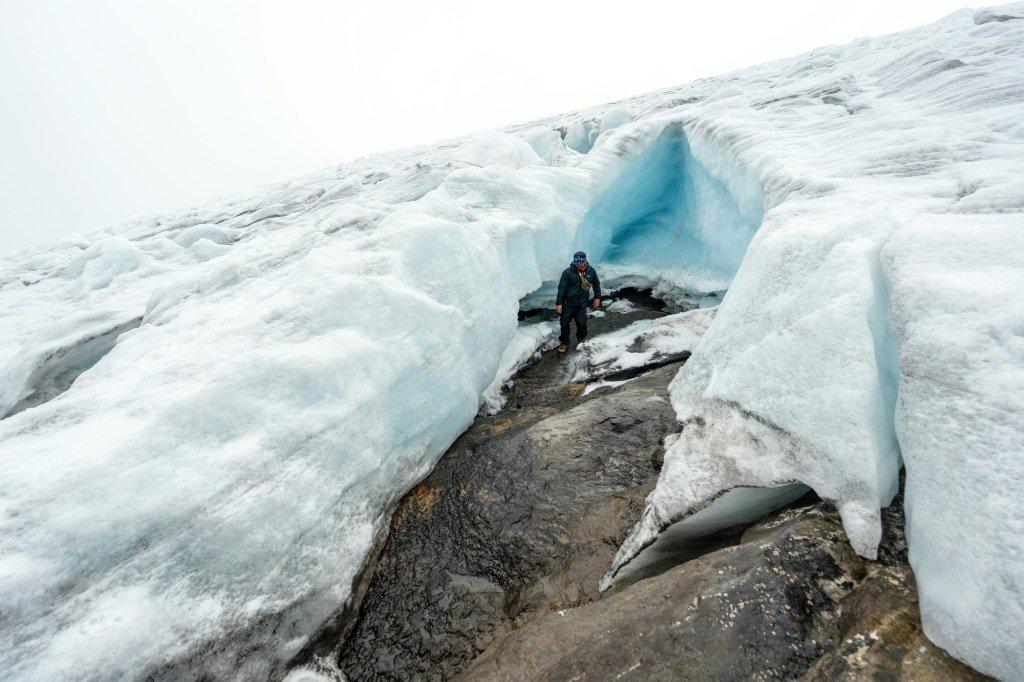 O país que vê uma geleira rachar por causa das temperaturas recordes
