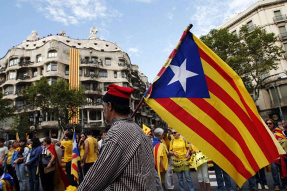 Corte da Espanha ordena suspensão de referendo na Catalunha