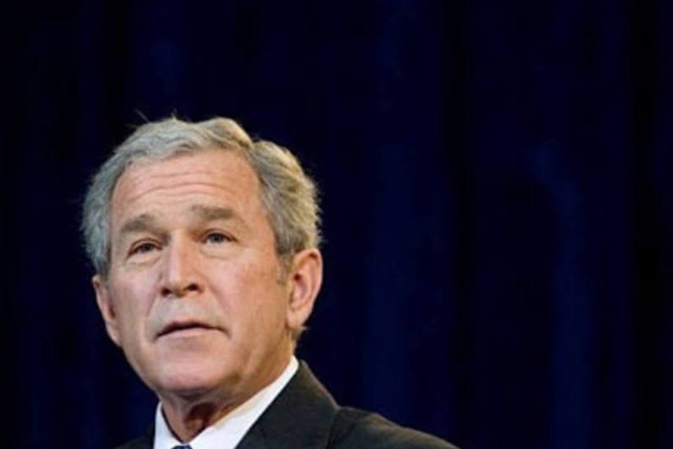 George W. Bush se rende ao Facebook