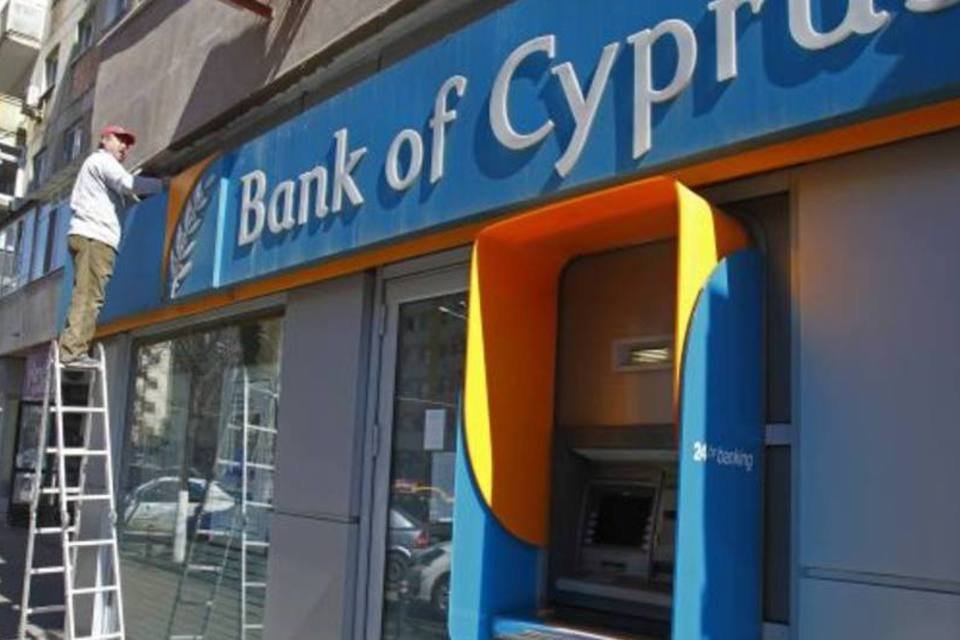 UE e FMI afirmam que Chipre está a caminho da recuperação