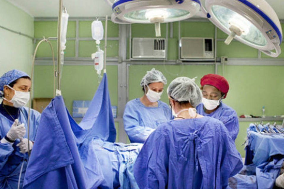 Rede de clínicas populares oferece cirurgia 50% mais barata e em 12 vezes 