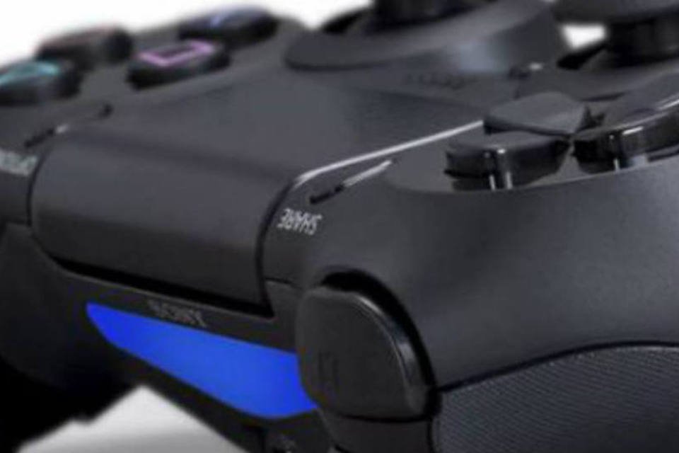 PS4 estaria sendo produzido por estagiários, diz jornal