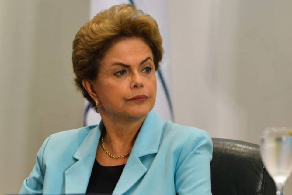 Turbulência política volta a aterrorizar Brasil, diz NYT