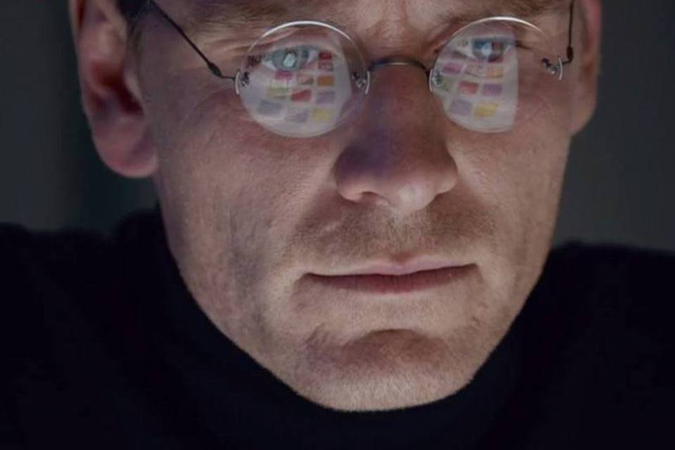 Michael Fassbender se transforma no 1º trailer de Steve Jobs