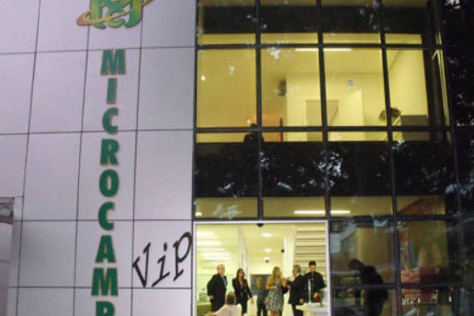 Microcamp vai atrás de brazucas em Miami