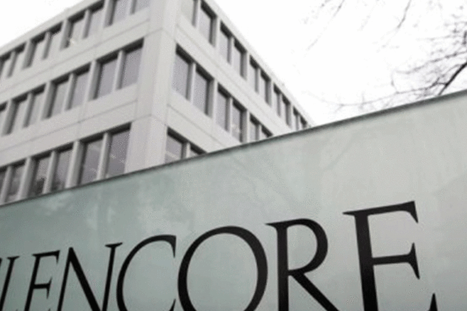 Glencore eleva meta de venda de ativos com queda de lucro