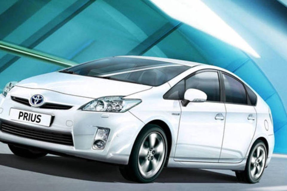 Toyota inicia venda do híbrido Prius no Brasil