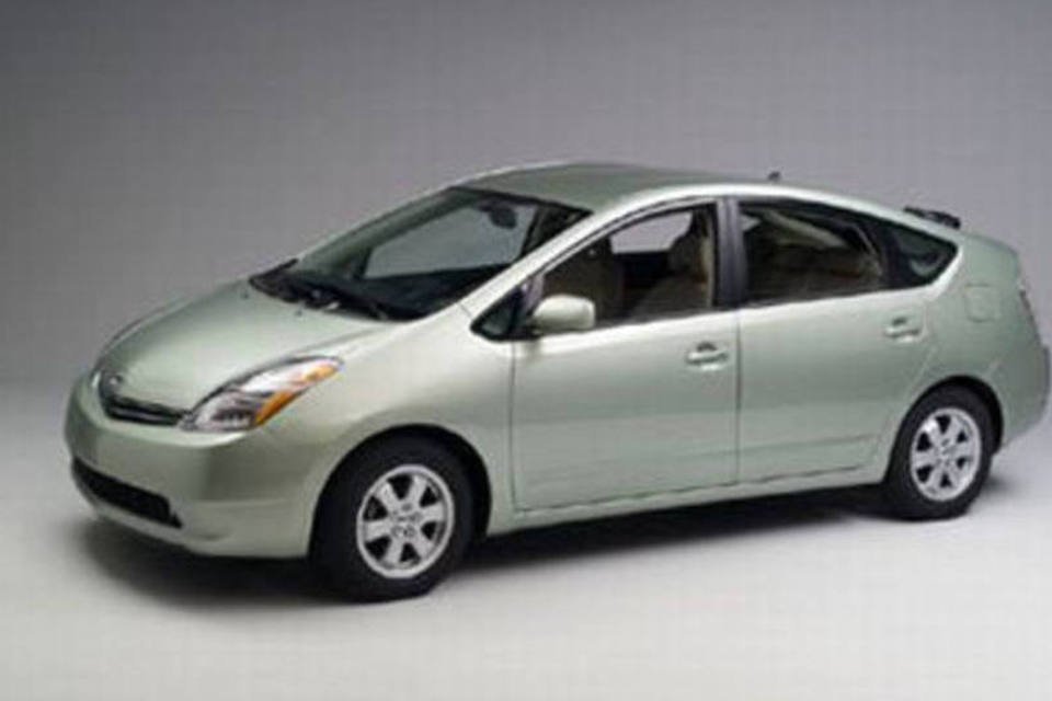 Carro verde da Toyota, o Prius, falha, reclama Wozniak