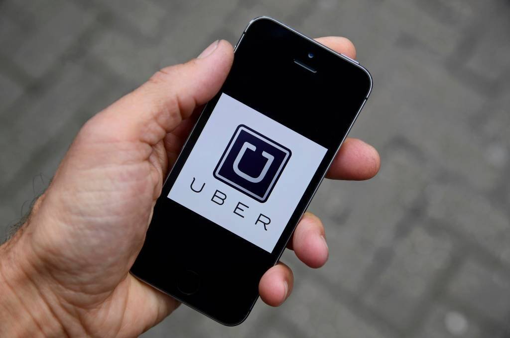 Funcionários do Uber são acusados de rastrear políticos