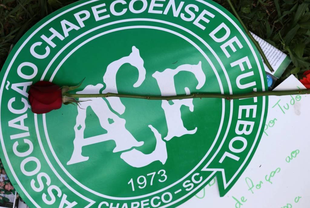 Técnico da Chapecoense critica falta de ajuda de outros clubes