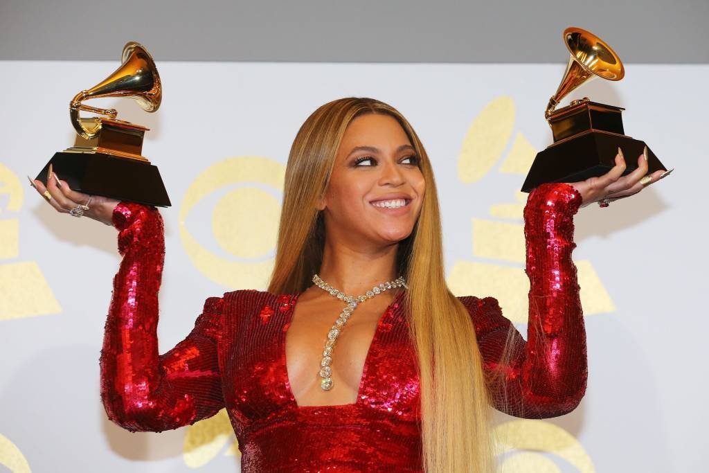 Com direito a homenagem de Adele, Beyoncé também brilha no Grammy