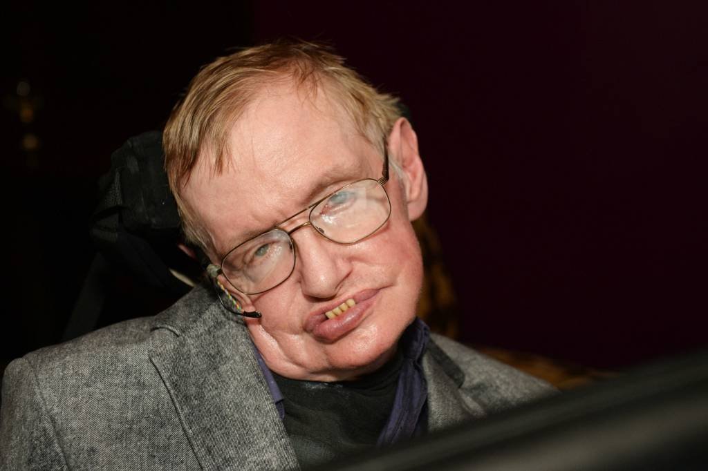 Hawking pediu fórmula dos buracos negros em sua lápide