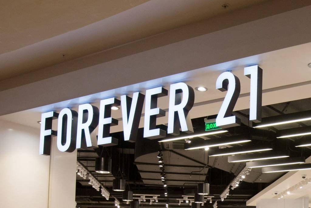 O barato saiu caro: Forever 21 busca fugir da falência