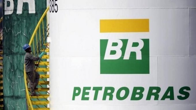 Petrobras propõe imposto flexível e tudo para ler antes de a Bolsa abrir