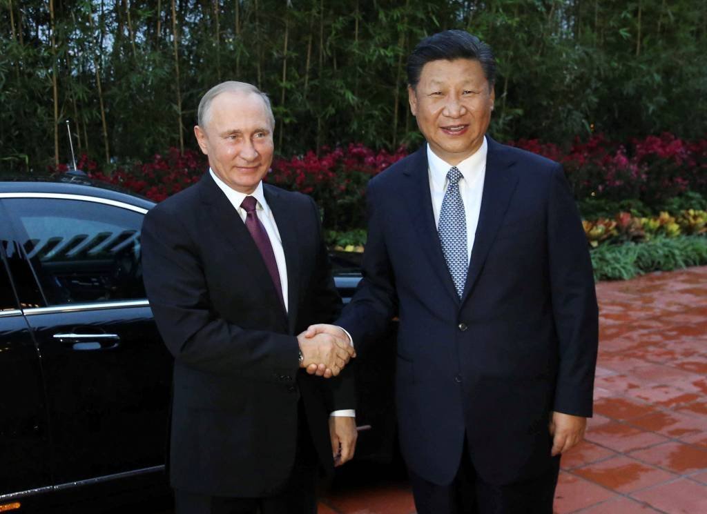 Guerra da Ucrânia: Rússia e China apoiam "retomada de negociações de paz"