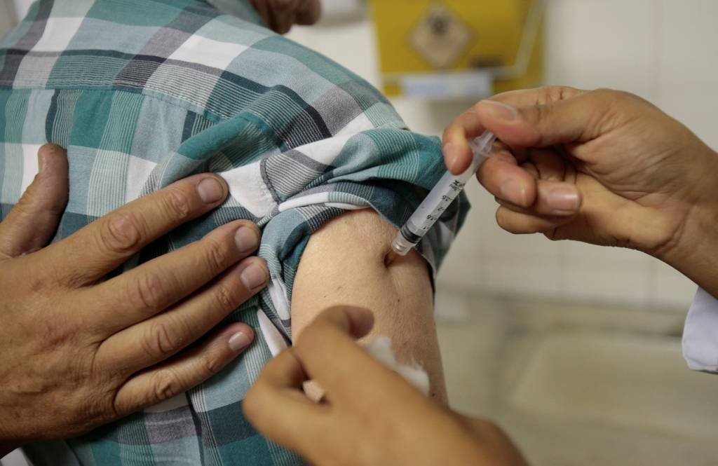 Estrangeiros que vão ao Sul devem se vacinar contra a febre amarela