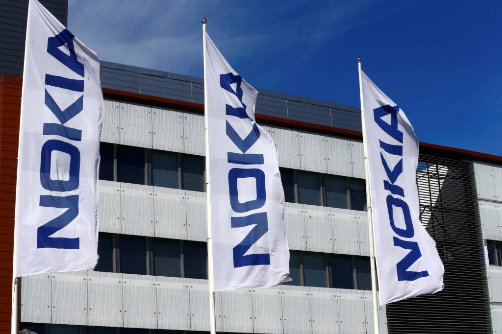 Nokia suspende ação contra Daimler e oferece mediação