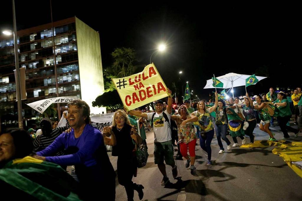 Julgamento do habeas corpus de Lula no STF é notícia em sites estrangeiros