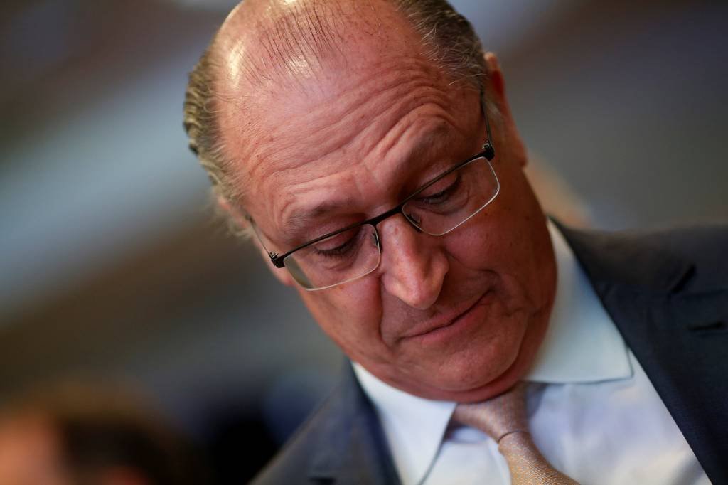 MP de SP pede suspensão de direitos políticos de Alckmin
