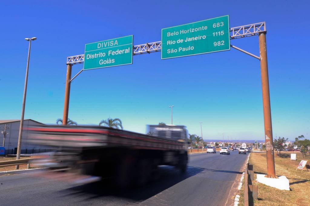 Divisa entre Distrito Federal (DF) e Goiás (GO) - Projeto que melhora a sinalização nas estradas do país está pronto para ser votado pela CCJ (Pedro França/Agência Senado)