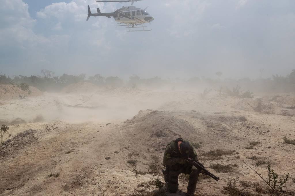 Amazônia: operação conjunta do Exército, da Força Nacional, da Polícia Militar do Pará e do Ibama para combater garimpo ilegal e grilagem em Altamira  (Felipe Werneck/Ibama/Reprodução)