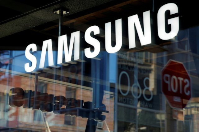 Samsung registra patente para celular que pode ser enrolado