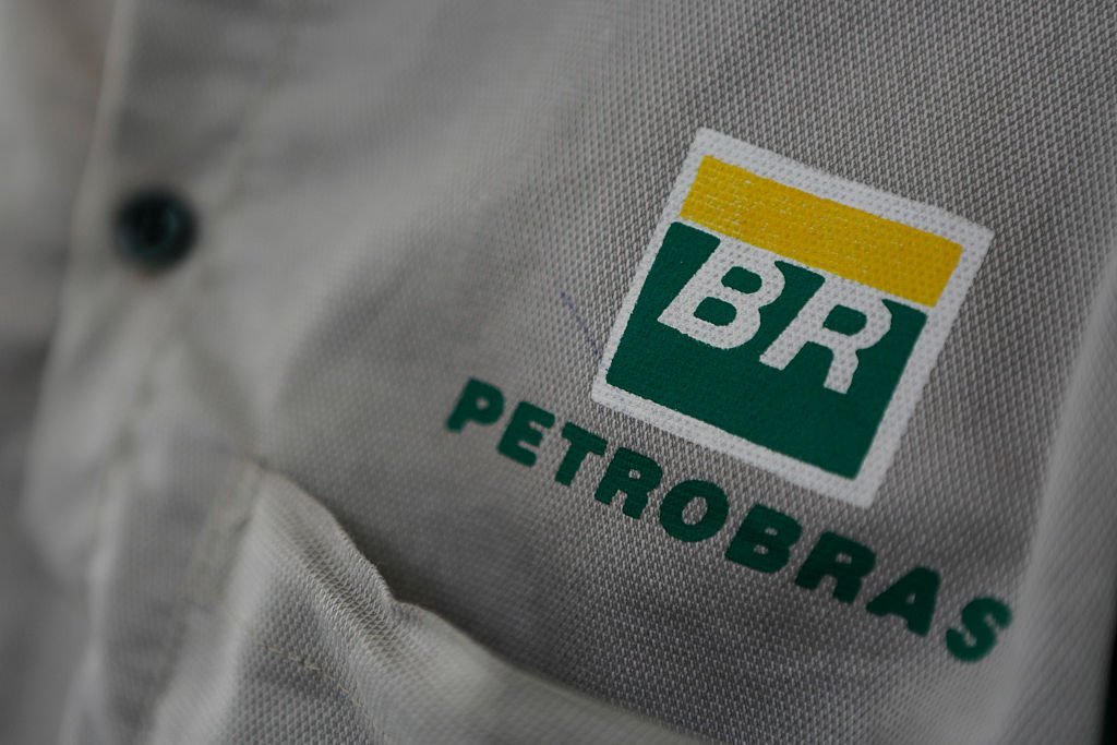 CVM autoriza Petrobras a retomar oferta de debêntures após suspensão