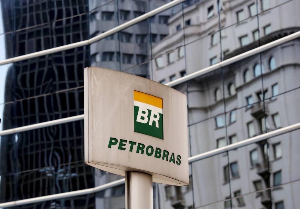 Petrobras recruta estudantes de qualquer faculdade para curso remunerado