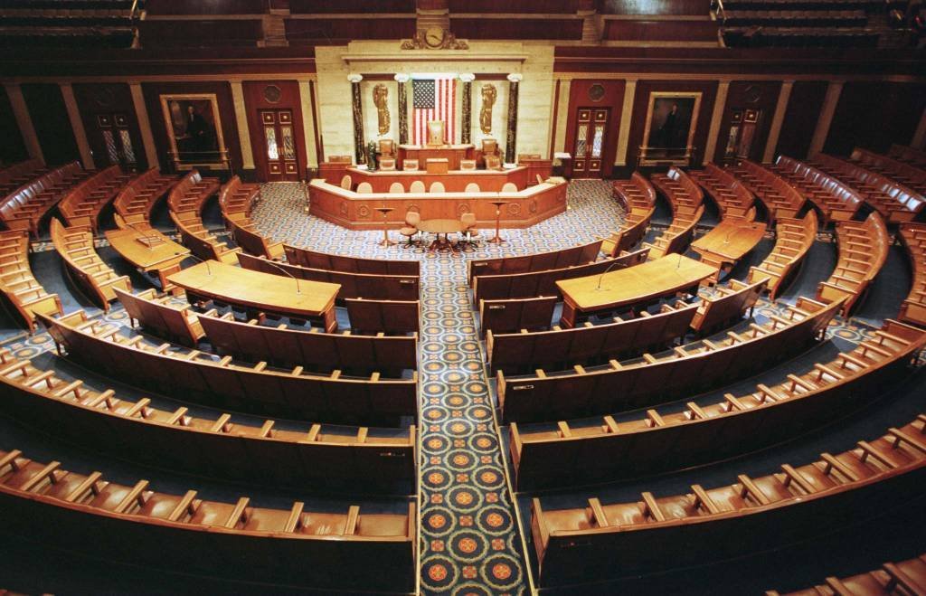Câmara dos EUA deve votar pacote sobre teto da dívida nesta quarta