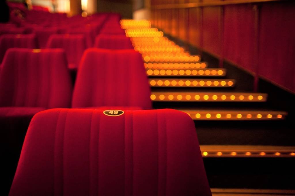 cinemas: as salas de São Paulo e do Rio, que são maioria no Brasil, reabriam no último mês.  (Ludvig Omholt/Getty Images)