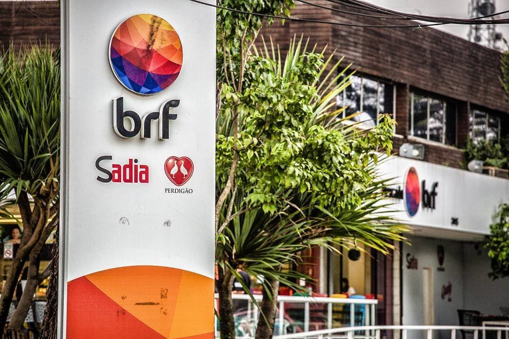 BRF anuncia follow-on que deve marcar aumento da fatia da Marfrig no negócio