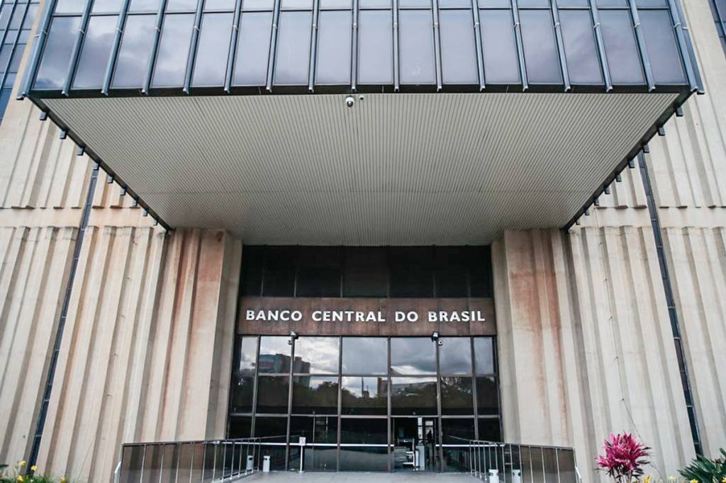 Banco Central mantém Selic a 2% ao ano e interrompe ciclo de corte no juro