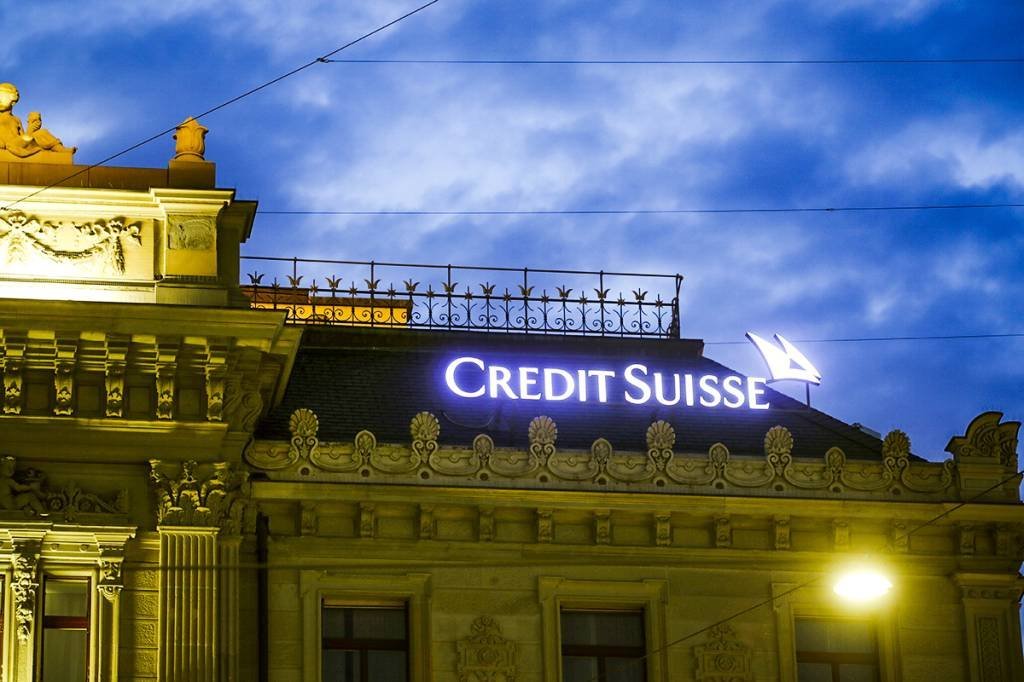 Uma das maiores instituições financeiras da Europa e do mundo, o Credit Suisse vem sofrendo com problemas desde 2021, o que só se acentuou após a falência do SVB (Arnd Wiegmann/Reuters)