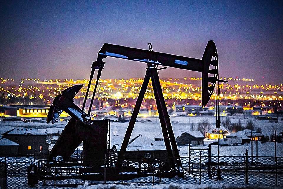 O que a produção de petróleo nos EUA sugere para a força do dólar