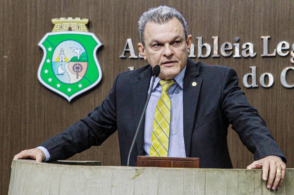 Discreto, José Sarto (PDT) estreará no Executivo em Fortaleza aos 61 anos