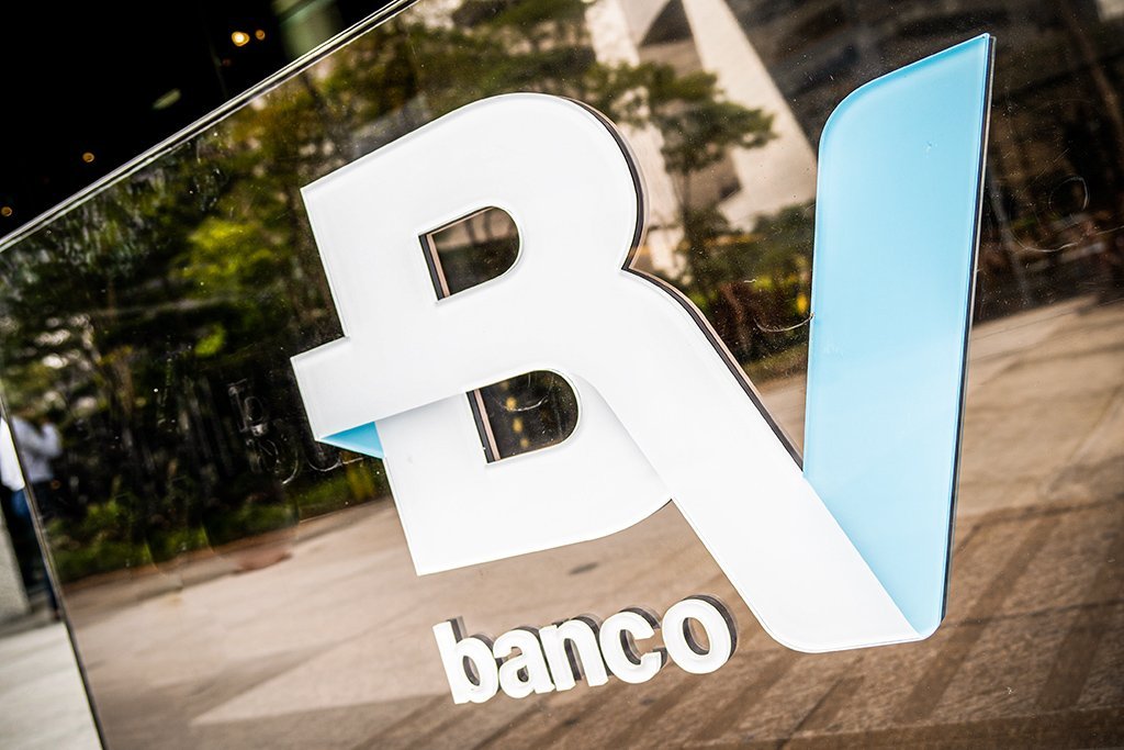 Banco BV emite CDB verde de R$ 10 milhões para a Mercedes-Benz