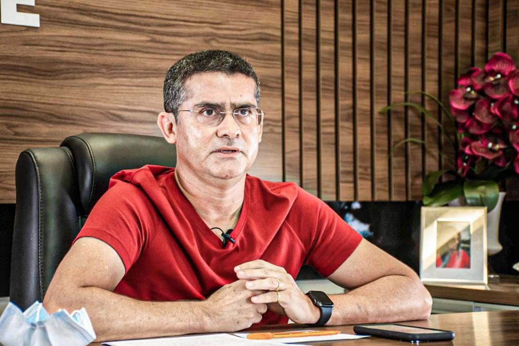 MP pede prisão de prefeito e secretária de Saúde de Manaus por "fura-fila"