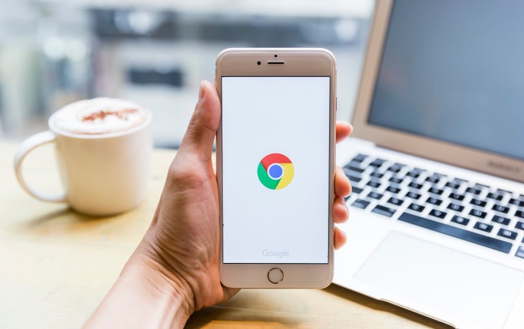 Rival do Google acusa empresa de usar o Chrome para espionar usuários