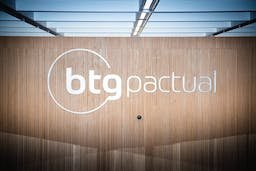 Com ETFs aprovados nos EUA, bitcoin vira principal recomendação de especialistas do BTG Pactual