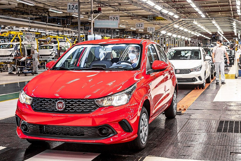 Fiat suspende 1,8 mil funcionários por falta de peças para produzir