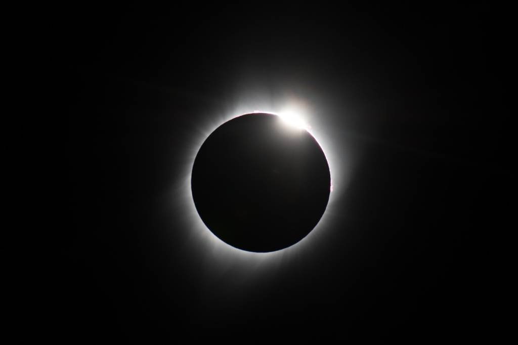 Nasa registra o único eclipse solar total de 2021; veja vídeo