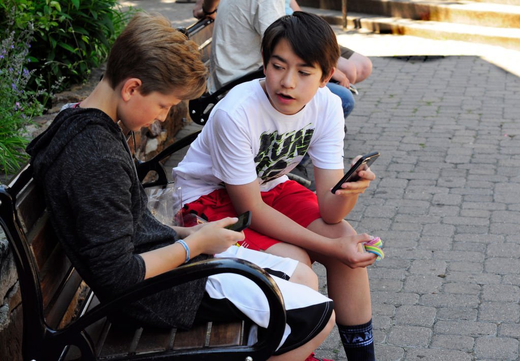 TikTok domina o tempo de tela dos adolescentes, diz estudo