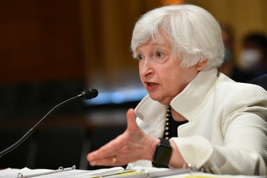 Yellen diz que os EUA estão prontos para proteger os pequenos bancos se necessário