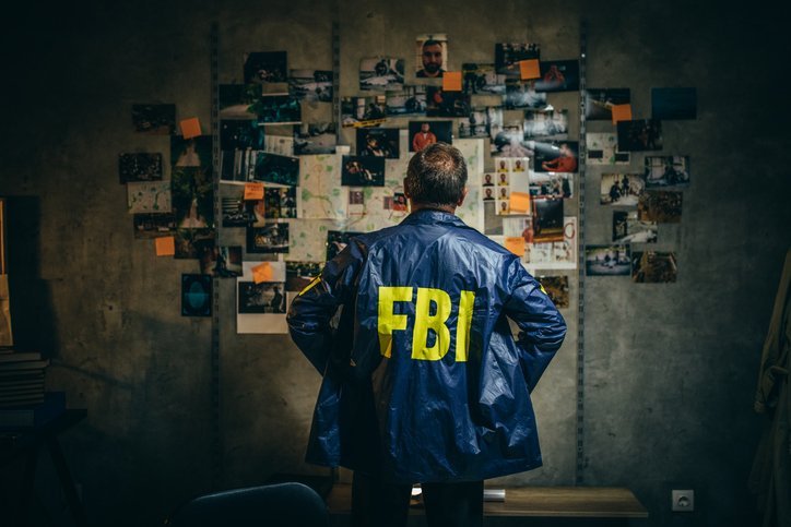 Após golpe bilionário, "Rainha Cripto" entra para lista dos dez criminosos mais procurados pelo FBI