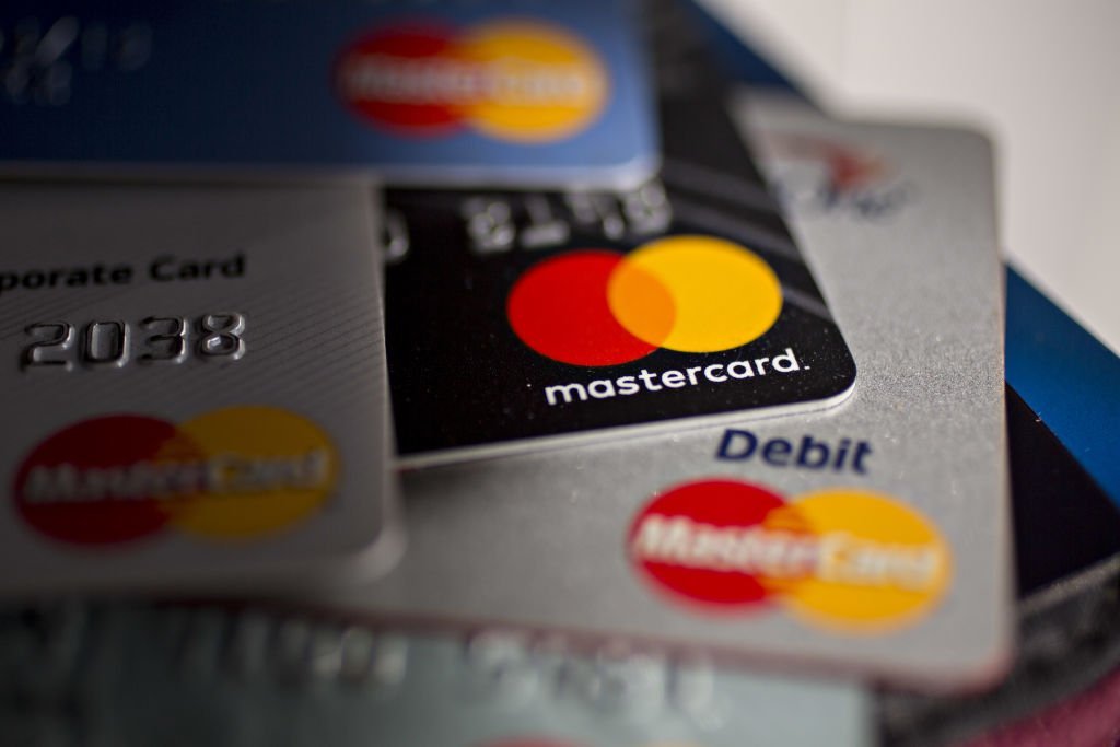 Projeto de Lei quer exigir limite para taxas de juros no cartão de crédito