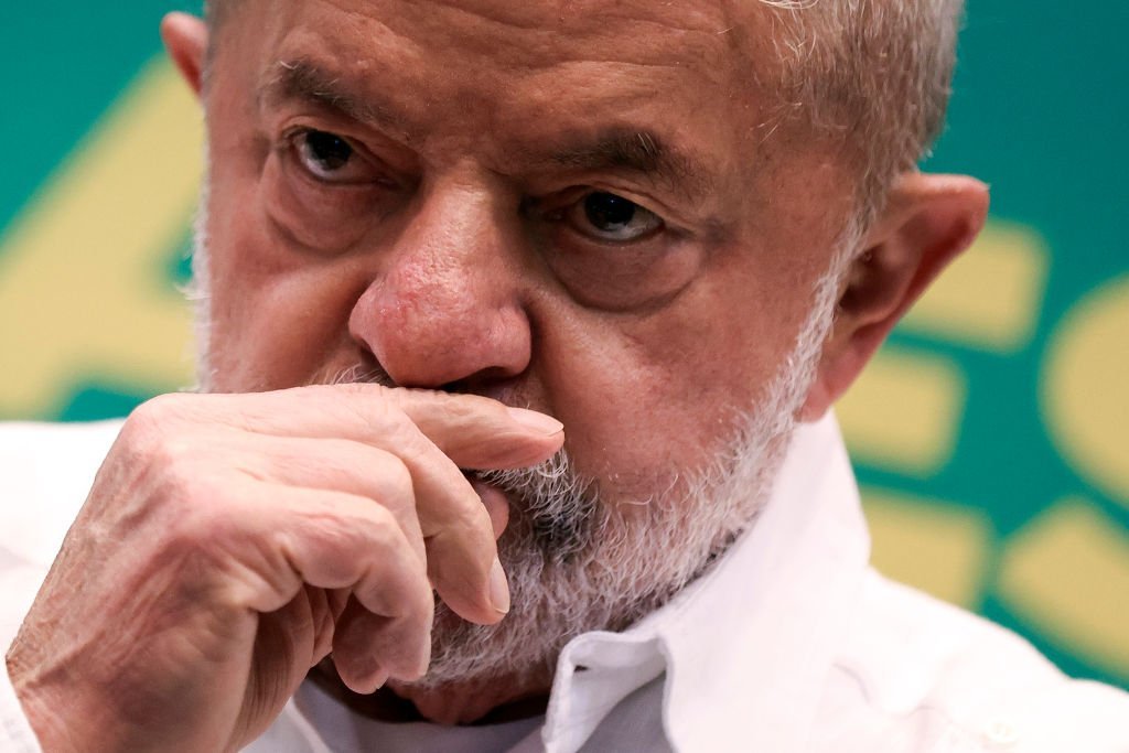 Equipe de Lula negocia PEC para autorizar gastos extras fora do teto em 2023