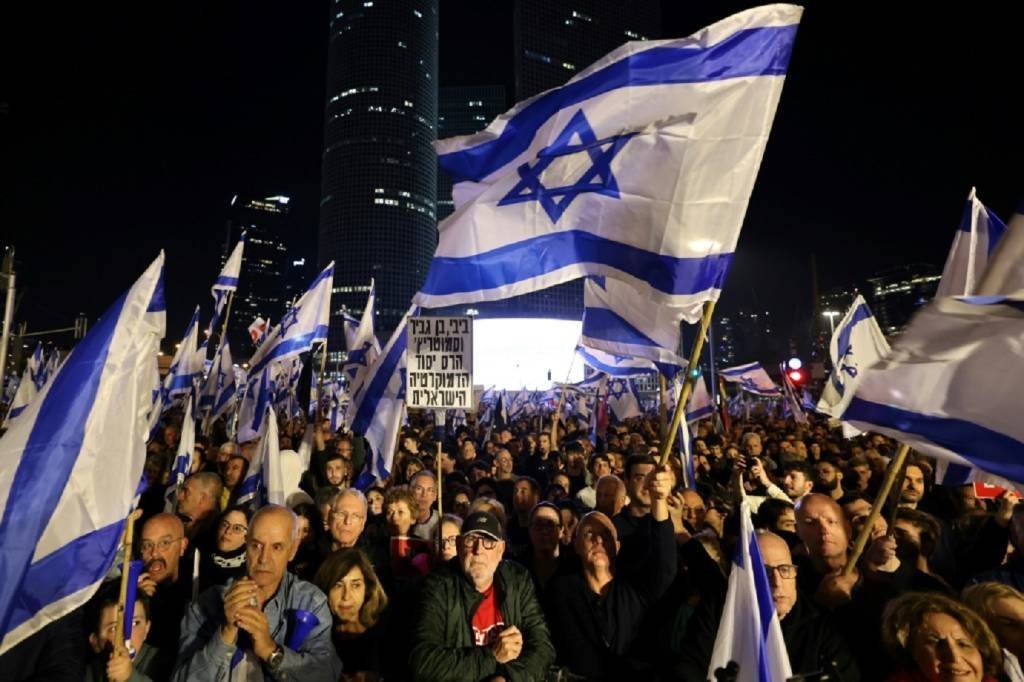 Parlamento de Israel favorece Netanyahu e rejeita reconhecimento unilateral de Estado palestino