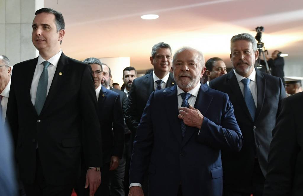 Lula ainda não tem base garantida para aprovar agenda econômica, dizem analistas