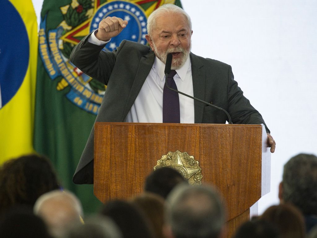 Lula adia nova âncora para discutir alta de gastos com saúde e educação