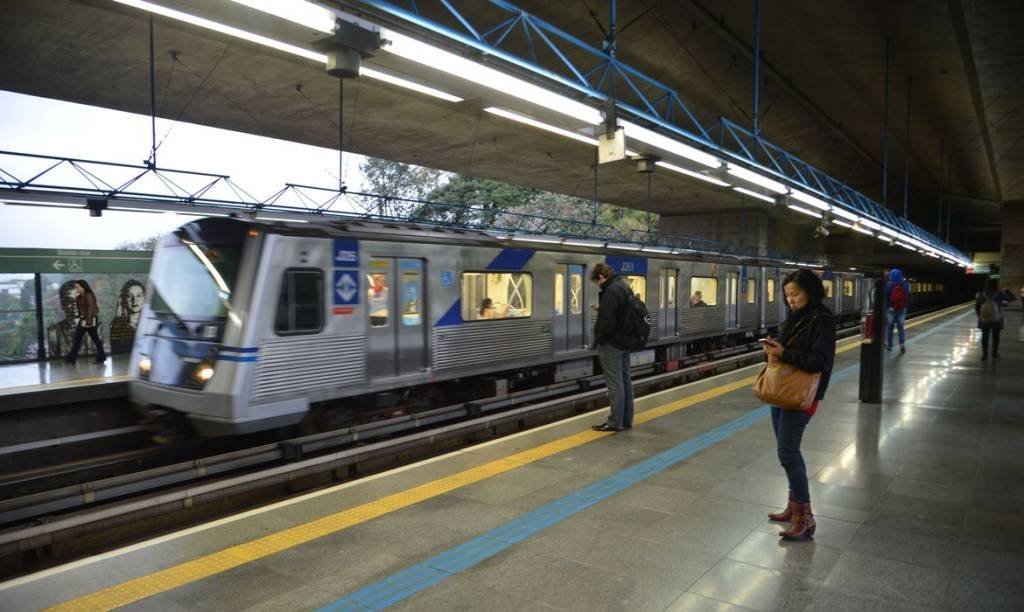 Greve do metrô de SP: Justiça ordena atendimento mínimo de 30% nesta terça-feira